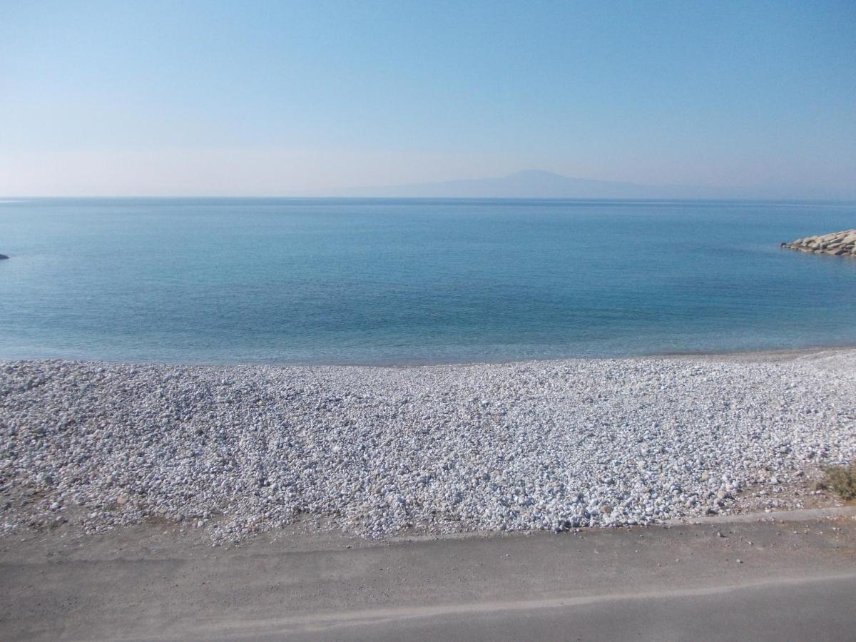 Akrogiali Beach Apartments Экстерьер фото